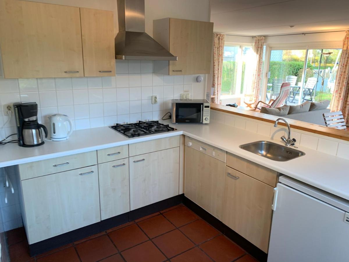 Vakantiewoning direct aan het Veerse Meer Kortgene Buitenkant foto
